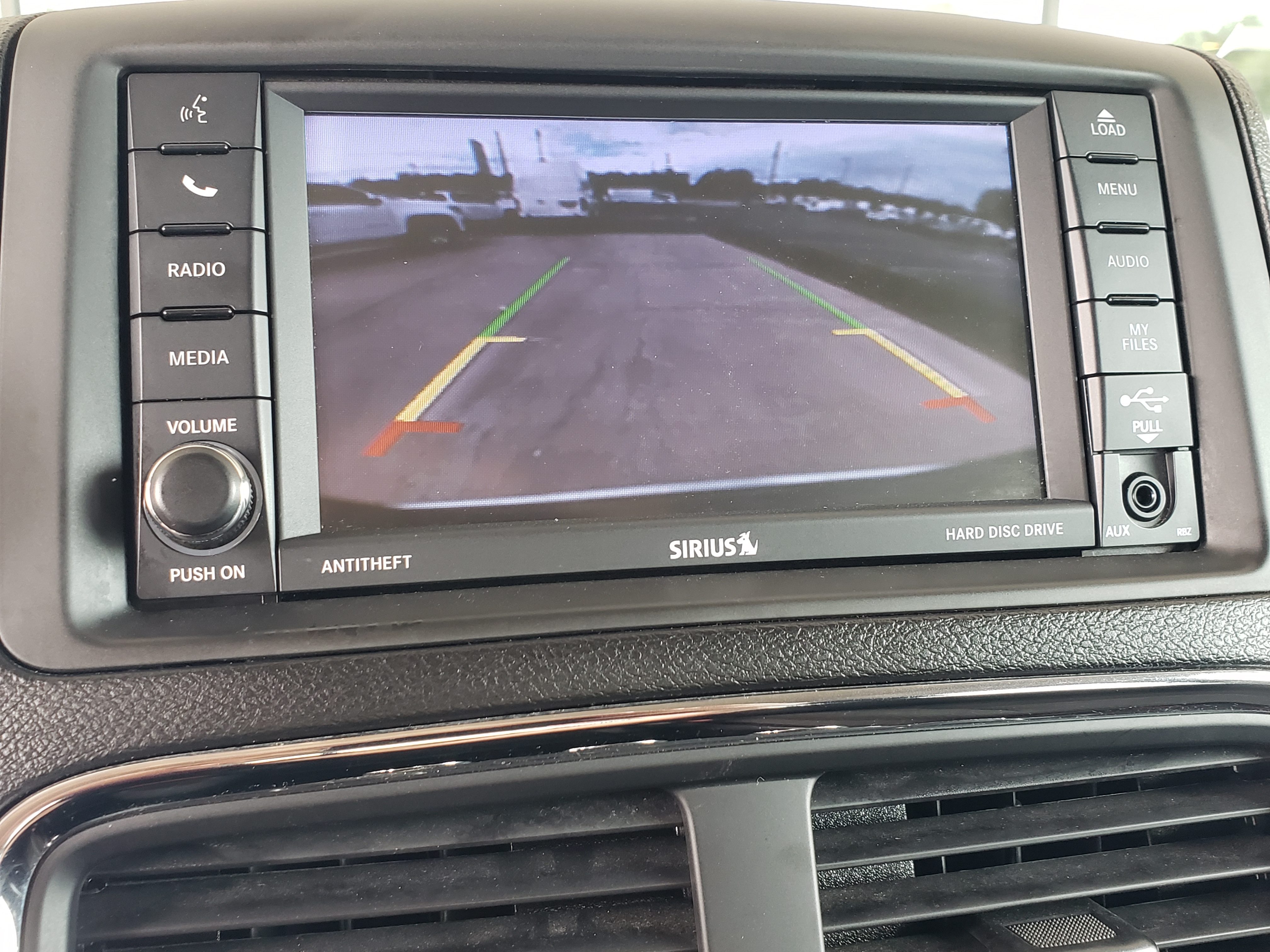 Used 2019 Dodge Grand Caravan SE FWD image 18
