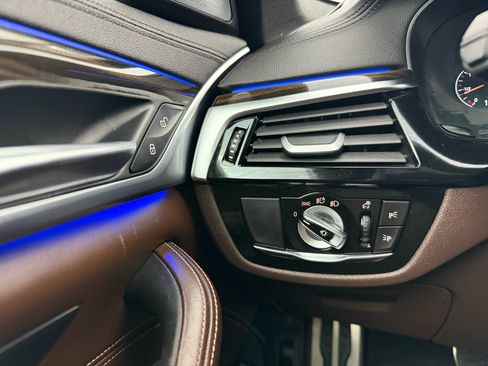 Used 2019 BMW M550i xDrive image 34