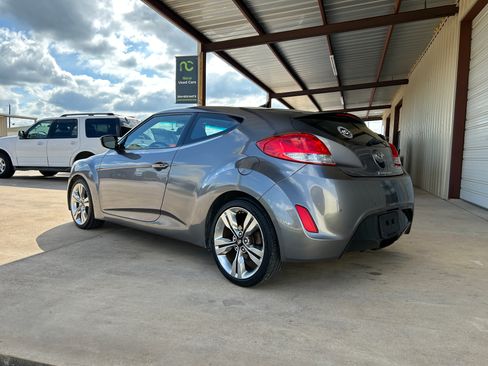 Used 2013 Hyundai Veloster UNAVAIL FWD image 3