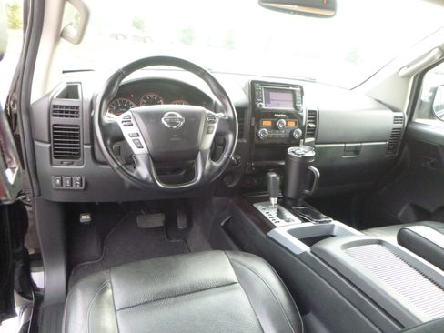 Used 2013 Nissan Titan 4x4 Crew Cab image 20