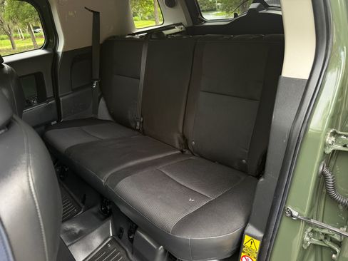 Used 2014 Toyota FJ Cruiser AWD/4WD image 17