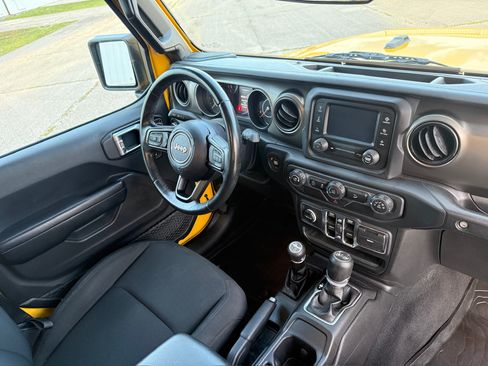 Used 2019 Jeep Wrangler 4WD Unlimited Sport image 11
