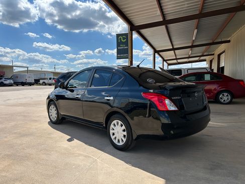 Used 2012 Nissan Versa image 3