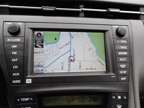 Used 2011 Toyota Prius Three image 25