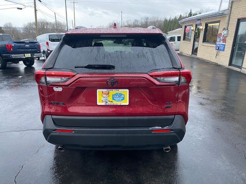 Used 2019 Toyota RAV4 LE image 7