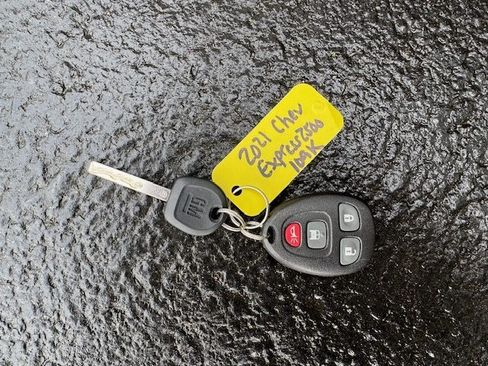 Used 2021 Chevrolet Express 2500 image 17