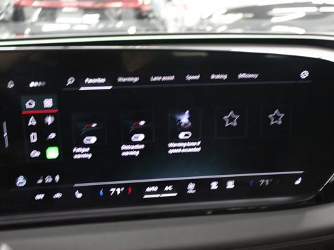 Used 2025 Audi A6 e-tron Premium image 25