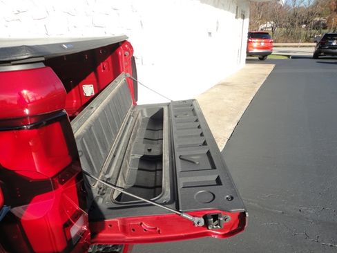 Used 2023 Chevrolet Colorado LT image 15