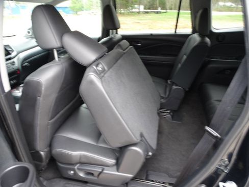 Used 2022 Honda Pilot AWD Black Edition image 36