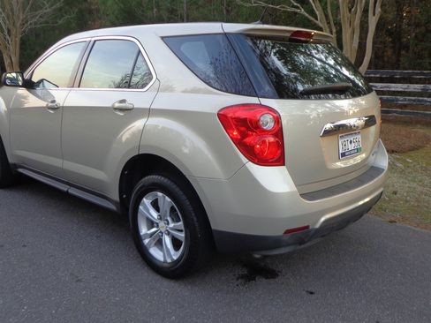 Used 2011 Chevrolet Equinox LS image 3