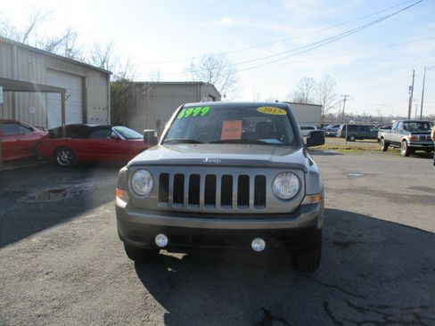 Used 2013 Jeep Patriot Sport image 3