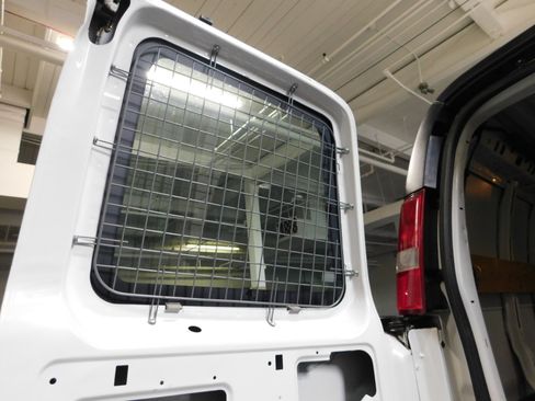 Used 2015 Chevrolet Express 2500 image 18