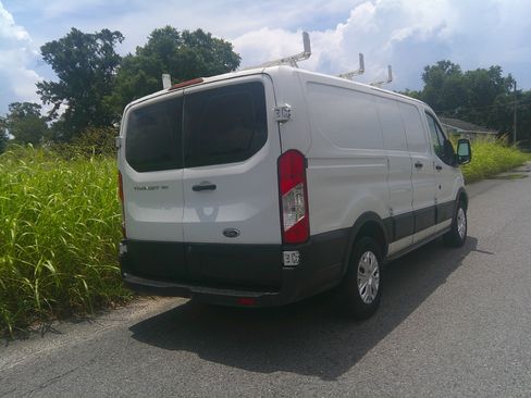 Used 2017 Ford Transit 150 130 Low Roof RWD image 3