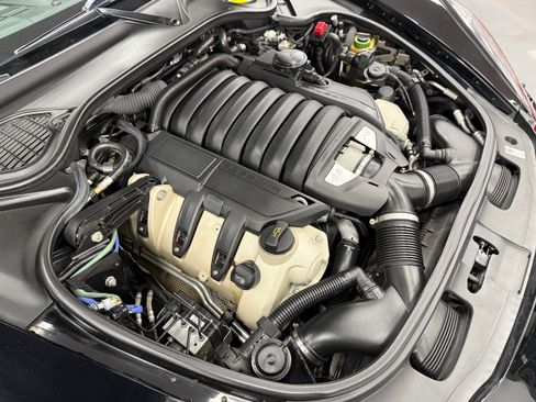 Used 2013 Porsche Panamera GTS image 39