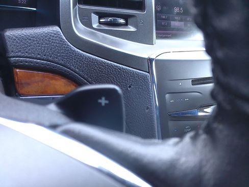 Used 2013 Lincoln MKS image 31