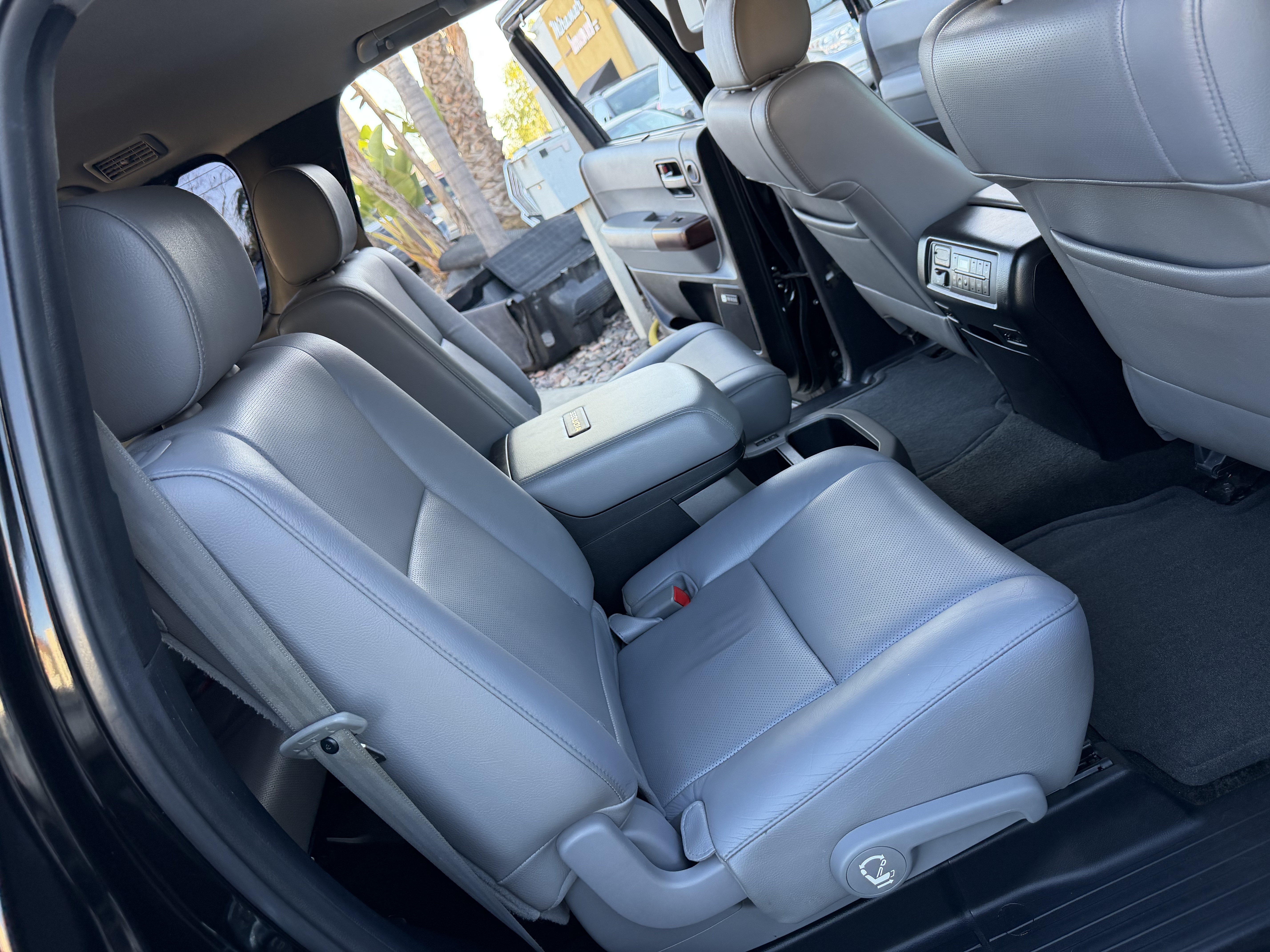 Used 2012 Toyota Sequoia Platinum AWD/4WD image 25