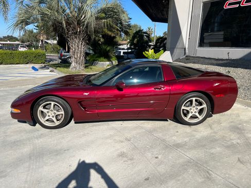Used 2003 Chevrolet Corvette image 3