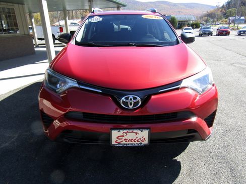 Used 2016 Toyota RAV4 LE image 7