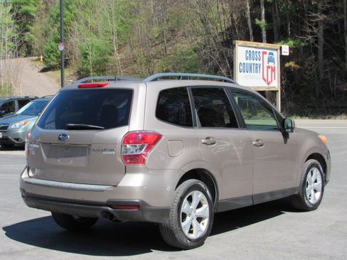 Used 2014 Subaru Forester 2.5i Premium AWD/4WD image 6