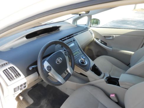 Used 2011 Toyota Prius Two FWD image 11