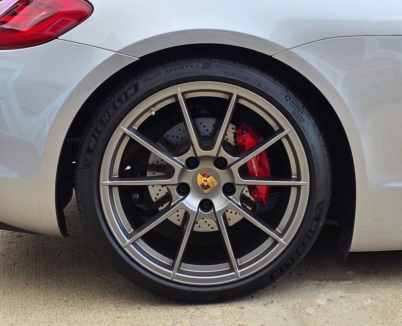 Used 2016 Porsche Boxster Spyder RWD image 42