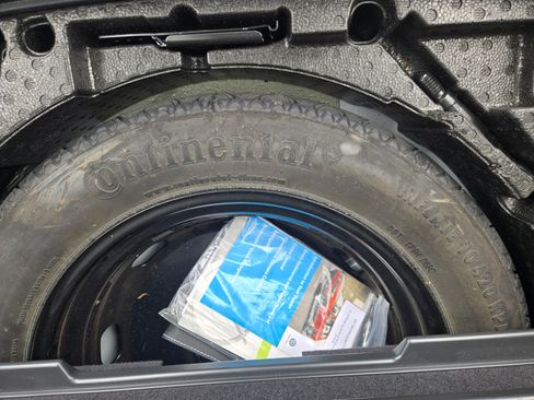 Used 2018 Volkswagen Tiguan S image 35