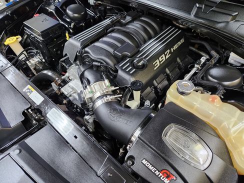 Used 2014 Dodge Challenger SRT8 RWD image 14