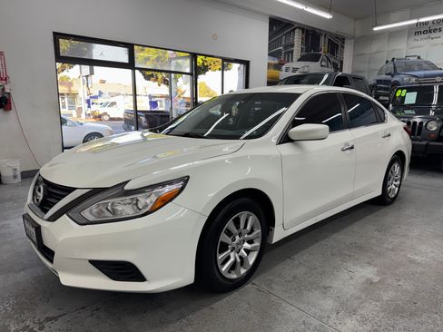 Used 2017 Nissan Altima 2.5 S image 2