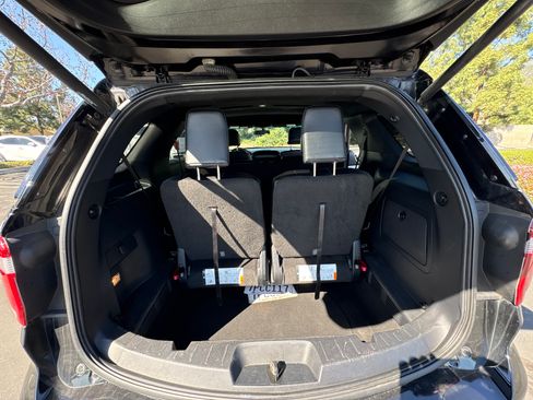 Used 2016 Ford Explorer XLT image 18