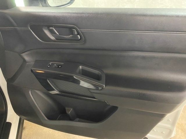 Used 2024 Nissan Pathfinder SV AWD/4WD image 30
