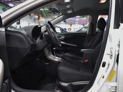 Used 2010 Toyota Corolla S image 16