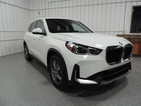 Used 2023 BMW X1 xDrive28i image 9