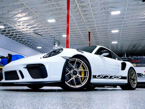 Used 2019 Porsche 911 GT3 RS RWD image 4