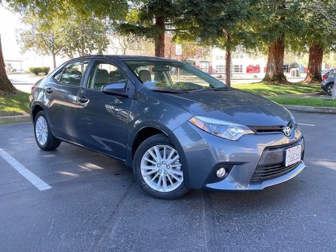 Used 2014 Toyota Corolla LE Premium image 2