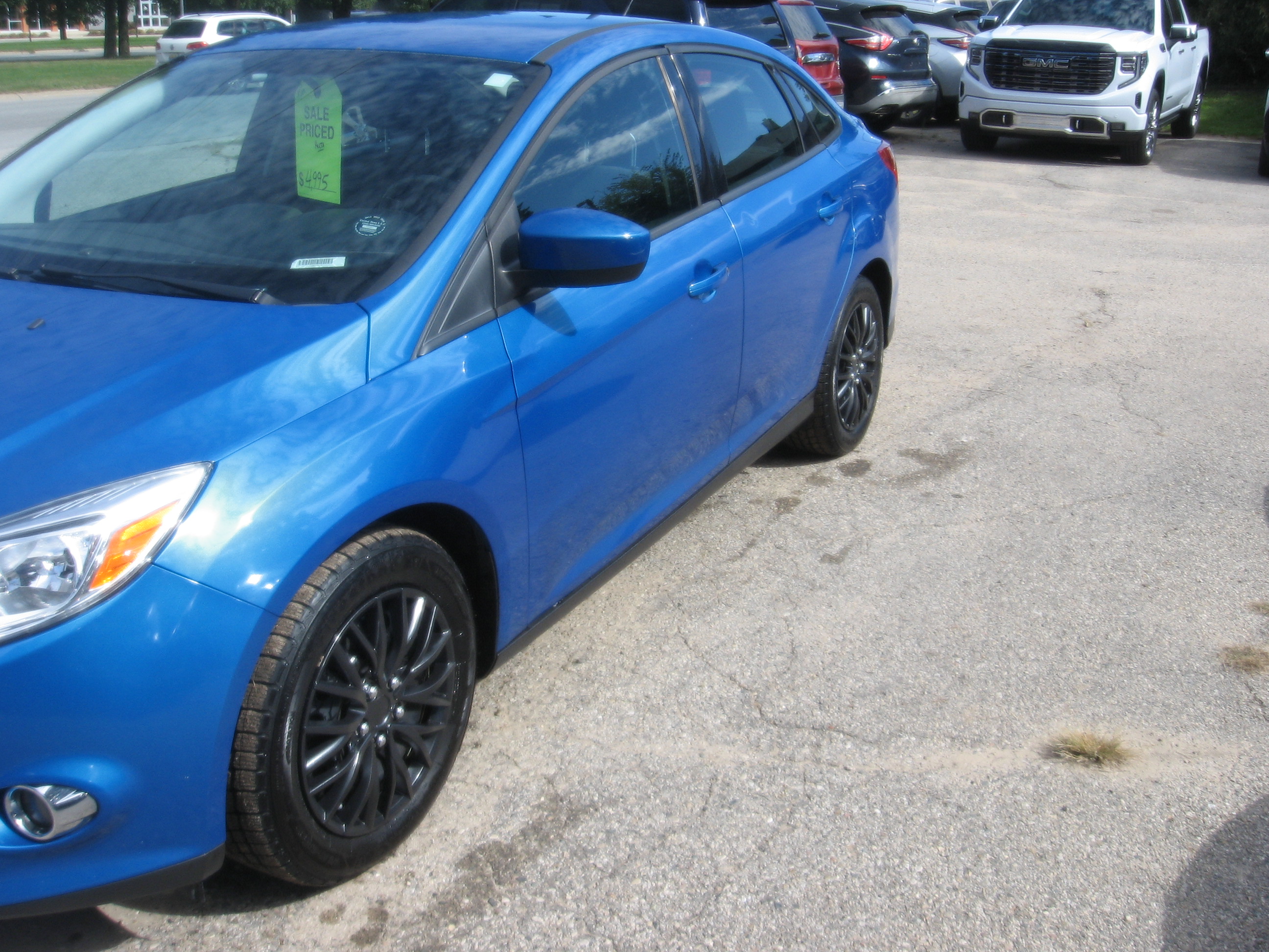 Used 2012 Ford Focus SE Sedan FWD image 1