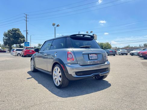 Used 2010 MINI Cooper S 2-Door Hardtop FWD image 6