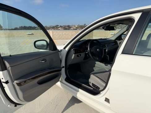 Used 2011 BMW 328i Sedan RWD image 26