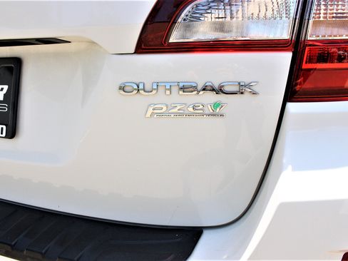 Used 2016 Subaru Outback 2.5i Premium AWD/4WD image 7