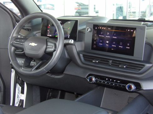 Used 2024 Chevrolet Silverado EV W/T image 26