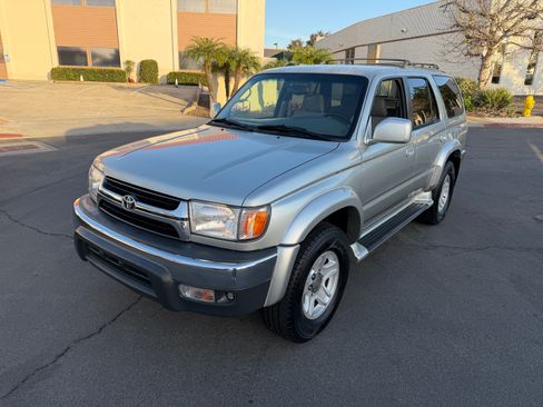 Used 2002 Toyota 4Runner SR5 image 3