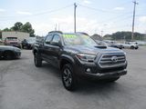 Used 2017 Toyota Tacoma TRD Sport image 4