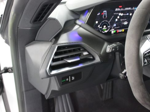 Used 2023 Audi e-tron GT Premium Plus image 20