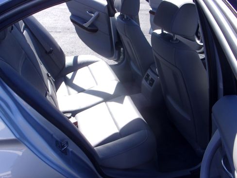 Used 2011 BMW 328i image 22