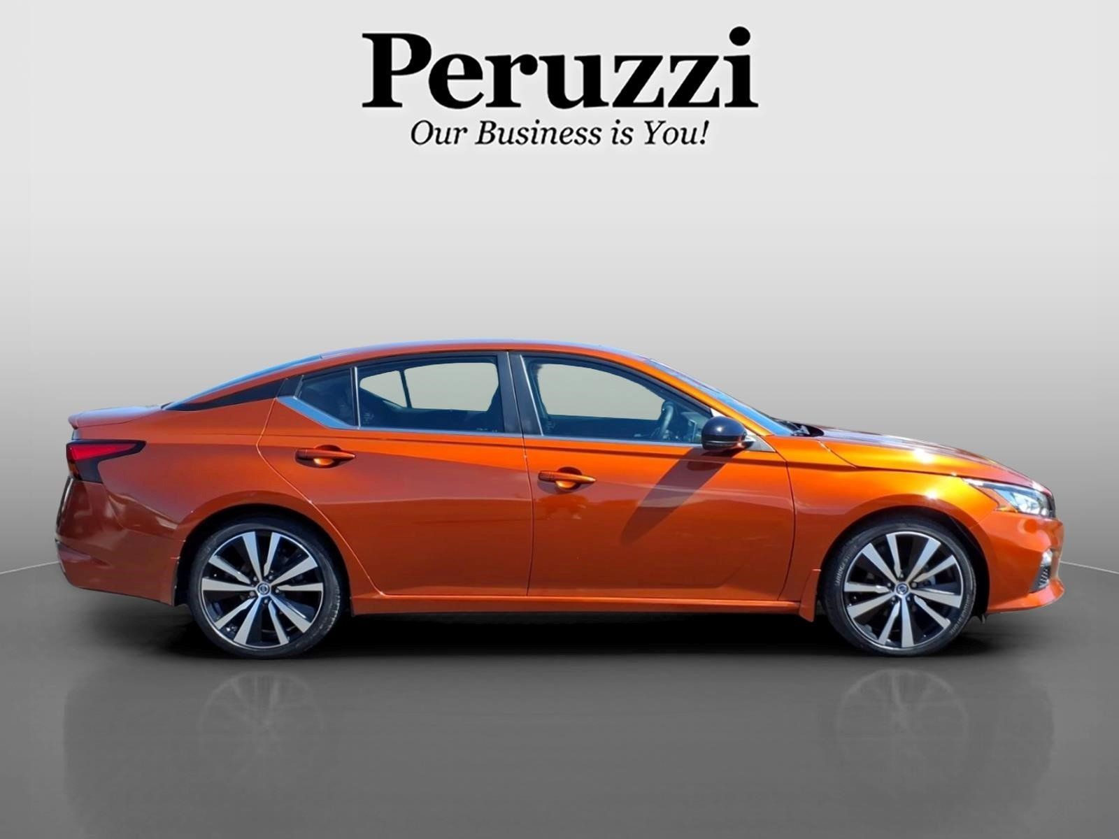 Used 2021 Nissan Altima 2.5 SR FWD image 2