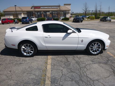 Used 2010 Ford Mustang Premium image 5