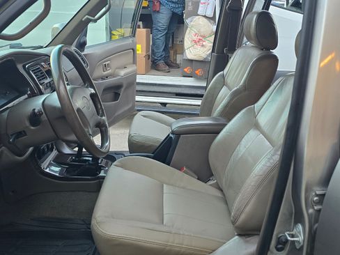 Used 2001 Toyota 4Runner Limited image 19