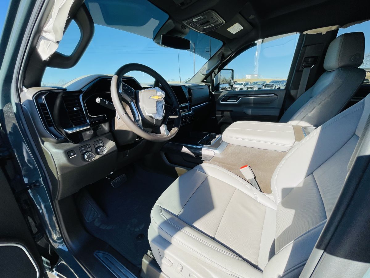 Used 2026 Chevrolet Silverado 2500 LTZ AWD/4WD image 18