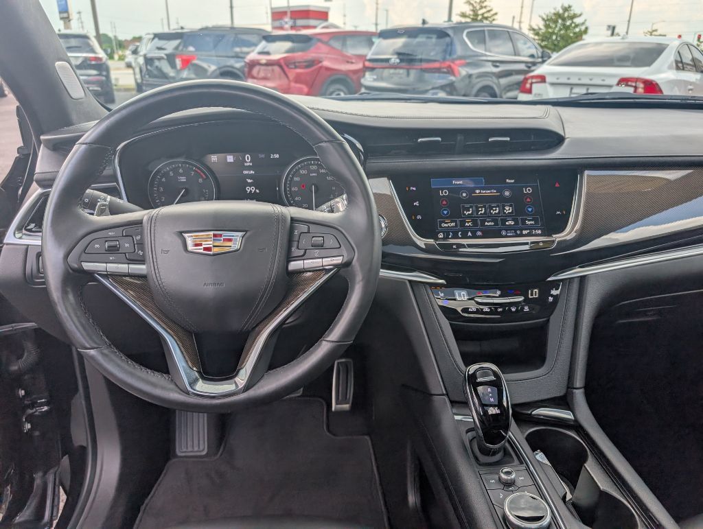Used 2024 Cadillac XT6 AWD Sport image 10