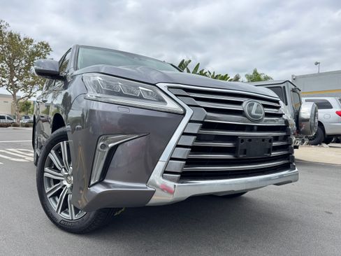 Used 2016 Lexus LX 570 image 14