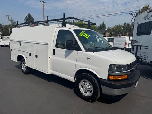 Used 2020 Chevrolet Express 3500 image 1